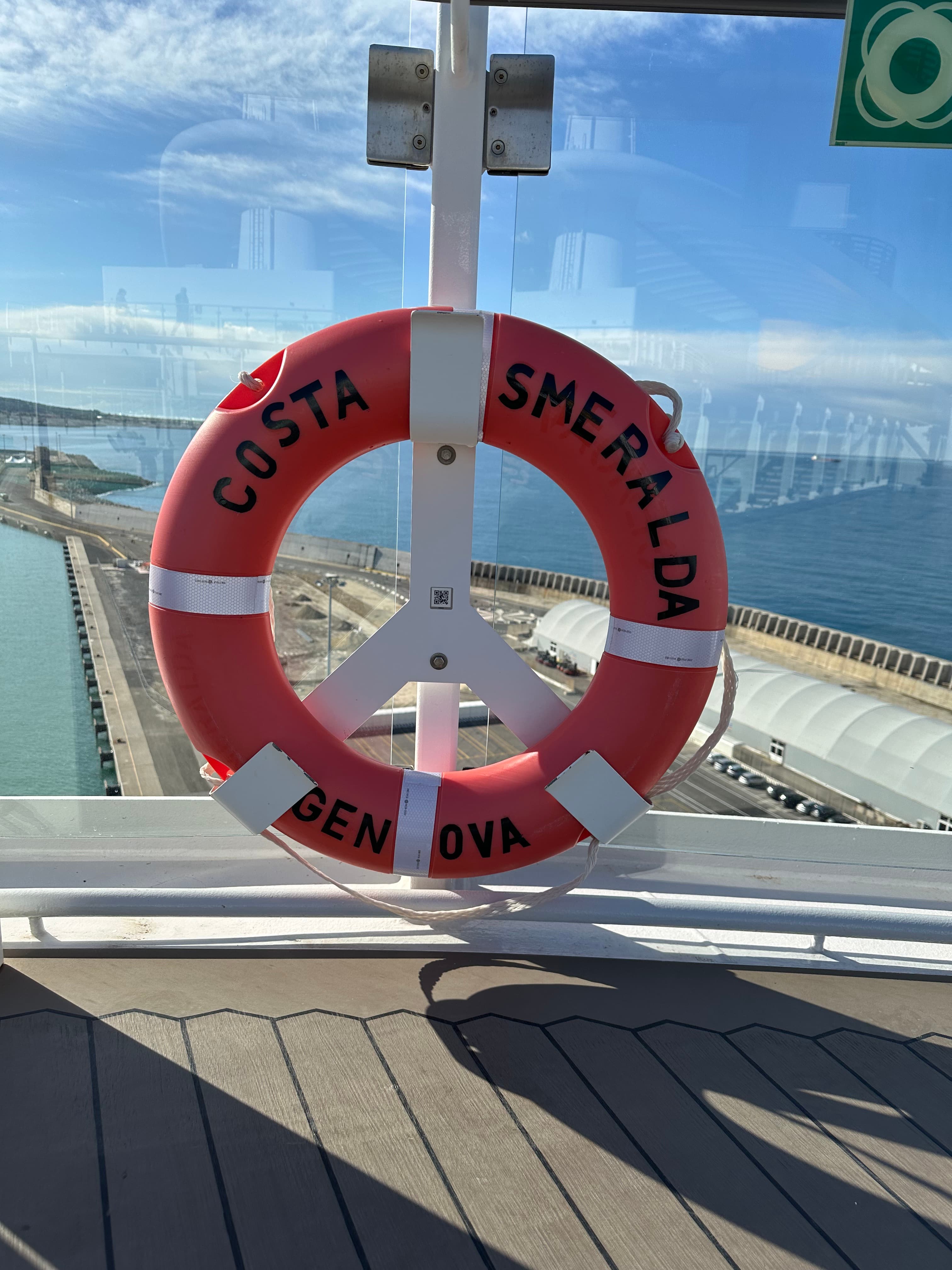 Costa Smeralda GENOVA Rettungsring an Deck