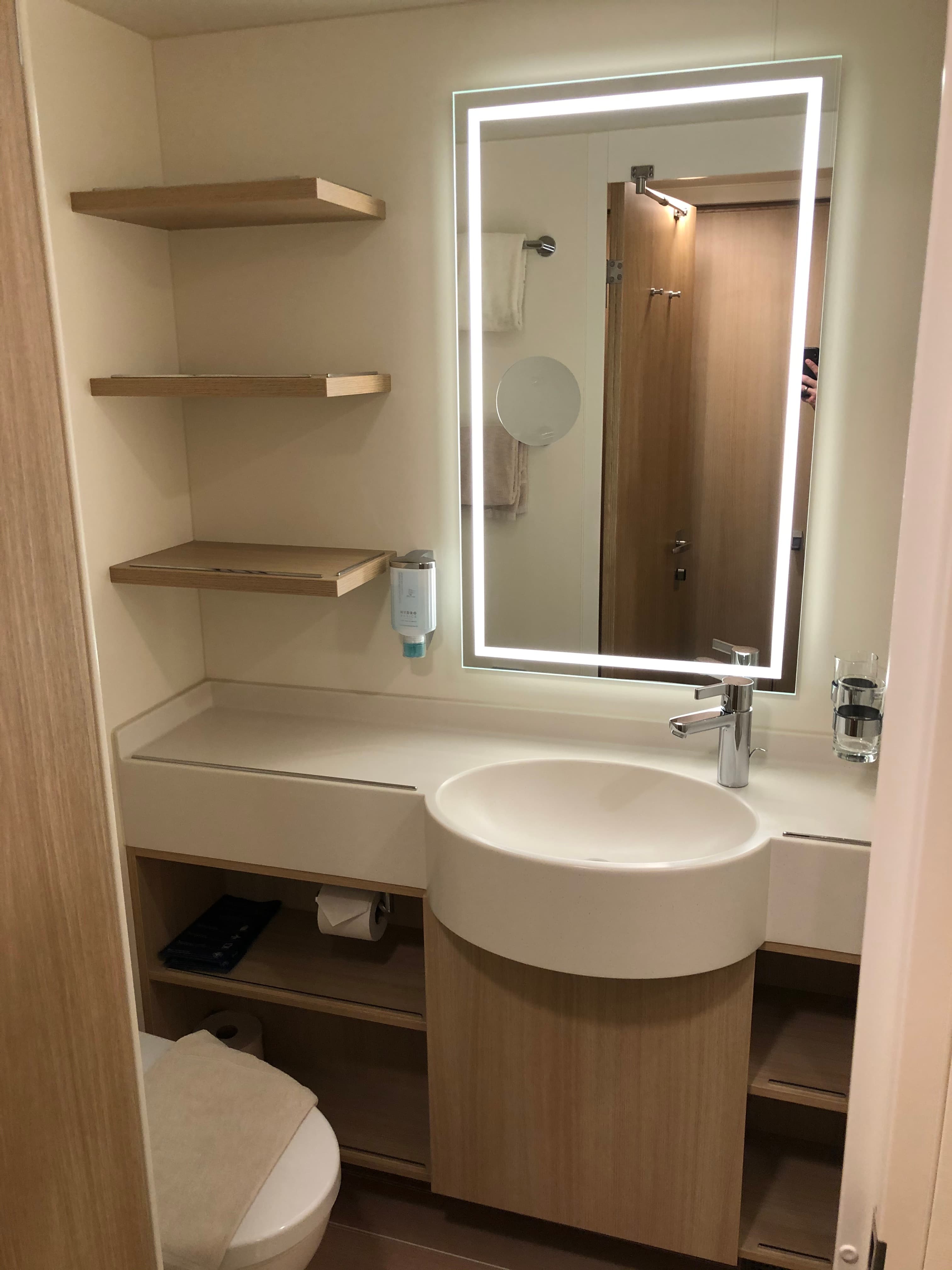 AIDA Innenkabine — WC und Waschbecken